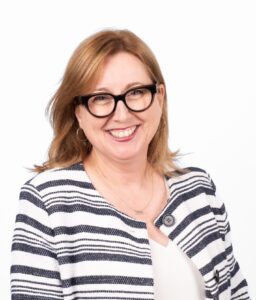 Geneviève Labrecque occupe le poste de directrice générale du Regroupement pour la Trisomie 21 (RT21)